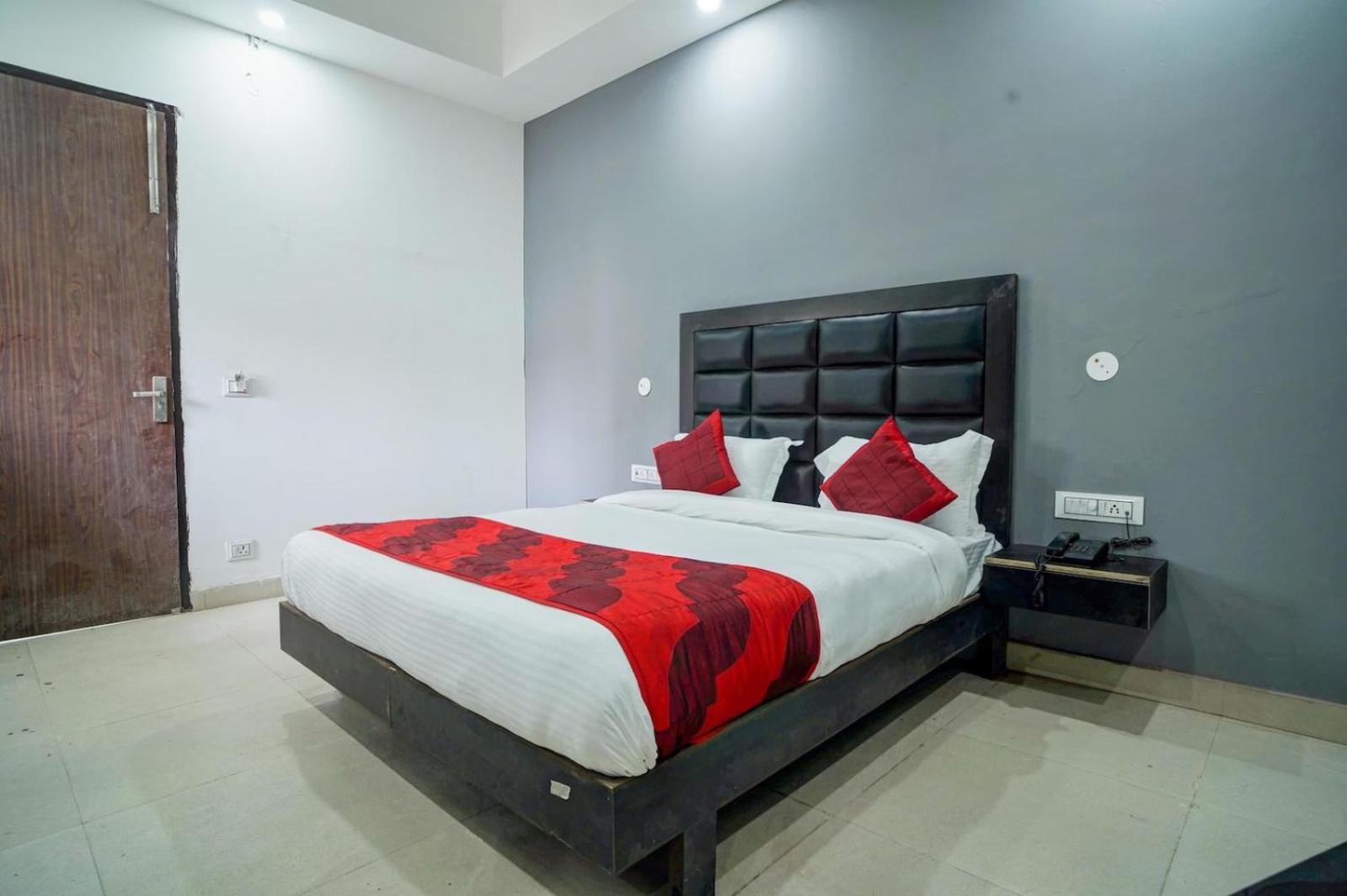 Hotel Green Snapper'100 M From Delhi University Near Isbt Kashmiri Gate Нью-Делі Екстер'єр фото