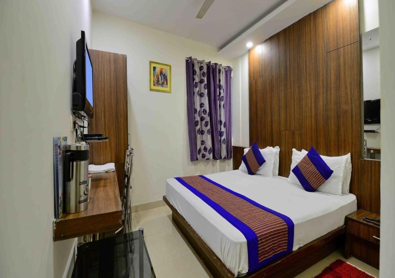 Hotel Green Snapper'100 M From Delhi University Near Isbt Kashmiri Gate Нью-Делі Екстер'єр фото