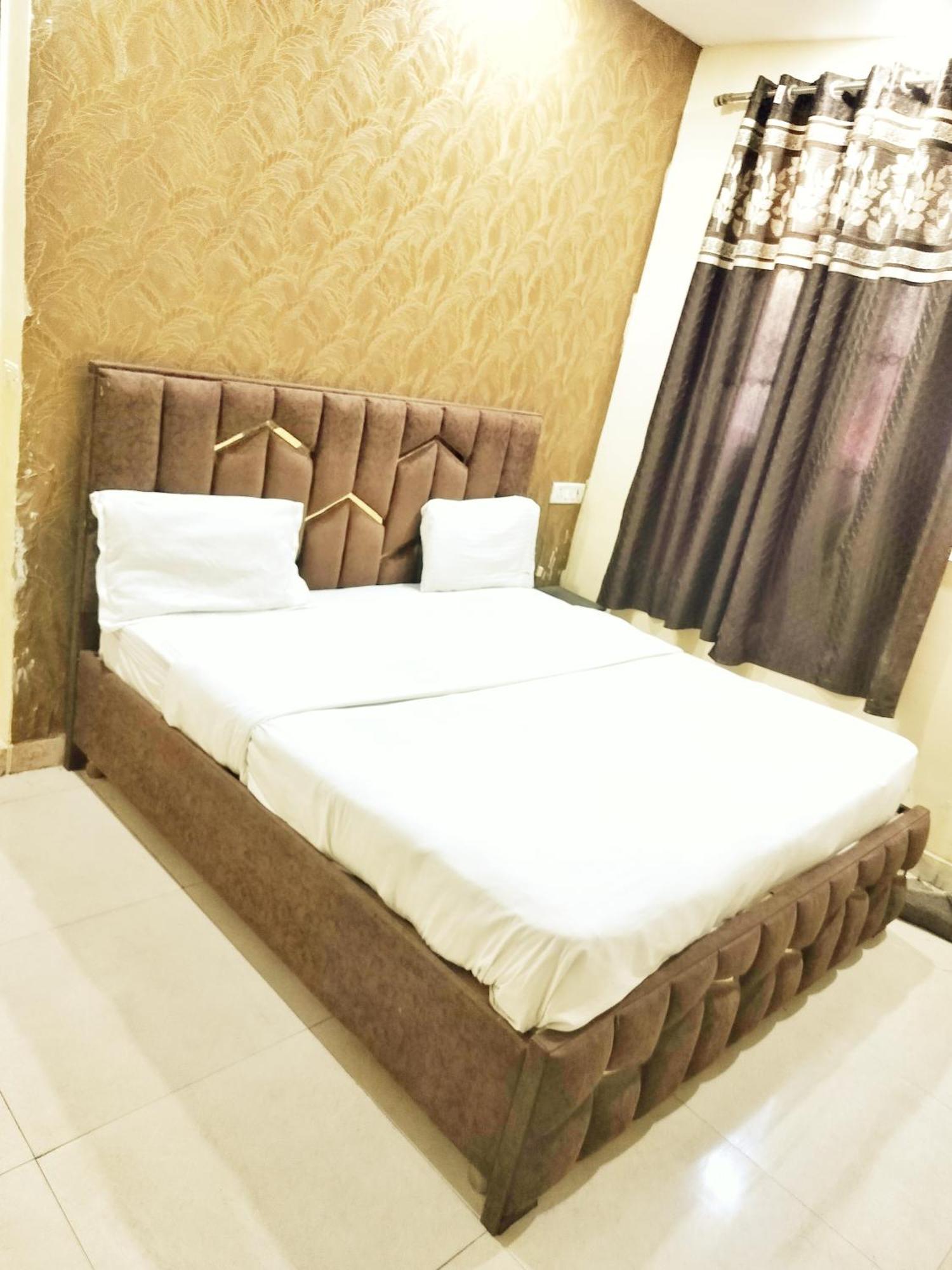 Hotel Green Snapper'100 M From Delhi University Near Isbt Kashmiri Gate Нью-Делі Екстер'єр фото